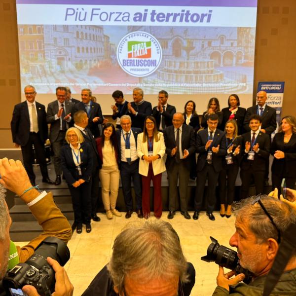 Ecco la lista di Forza Italia e il ministro Piantedosi promette la riforma degli enti locali