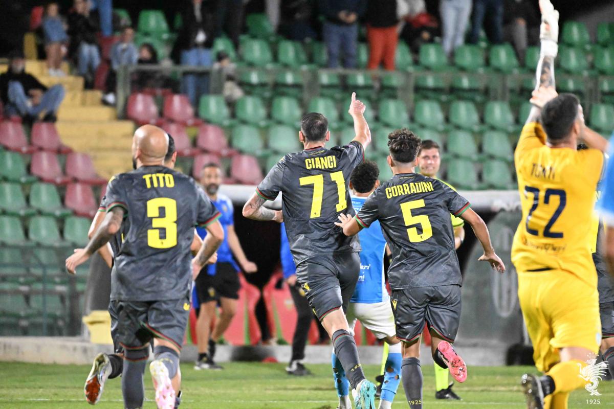 Live / Ternana-Legnago Salus 8-0, termina il match, goleada delle Fere che conquistano la terza vittoria consecutiva