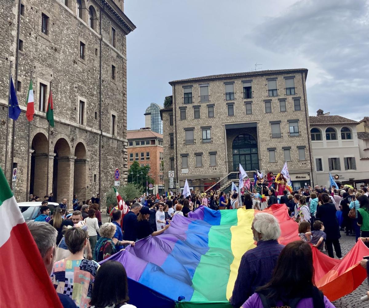 Il primo Terni Transfem Pride: sotto la pioggia c’è l’arcobaleno