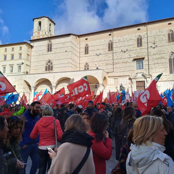 1 maggio, sindacati umbri in piazza: “Costruiamo un’Europa di pace, lavoro e giustizia sociale”. Eventi a Foligno, Perugia e Terni