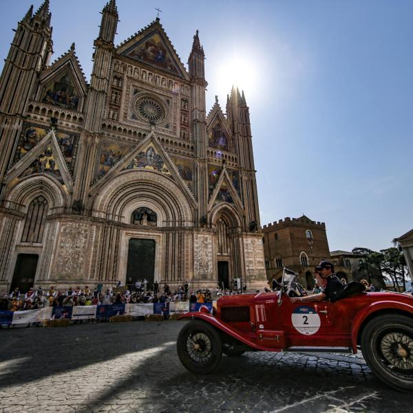 Arriva la Mille Miglia in Umbria. “La corsa più bella del mondo” venerdì attraversa il cuore verde d’Italia