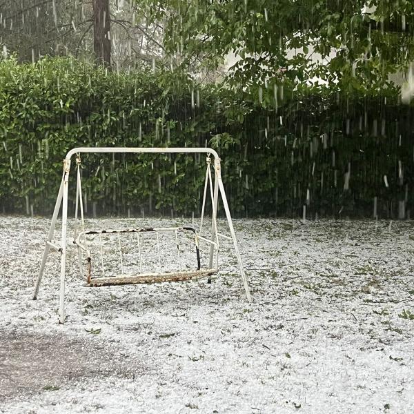 Maltempo in Umbria a cavallo di Ferragosto, bomba d’acqua a Terni, grandine ai Prati di Stroncone