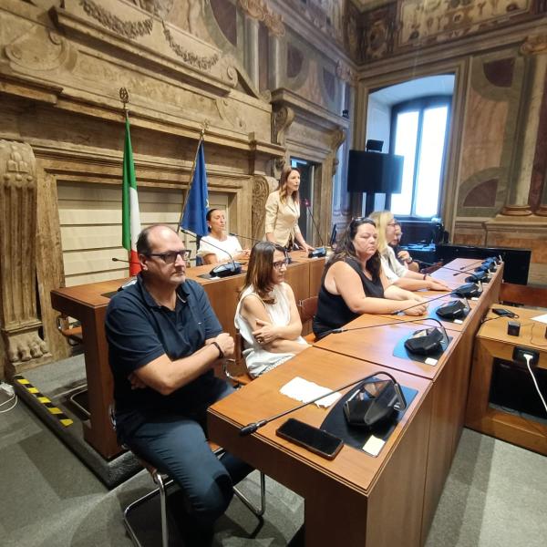 Caro-scuola a Terni, a diari, zaini e grembiuli ci pensa il welfare del Comune