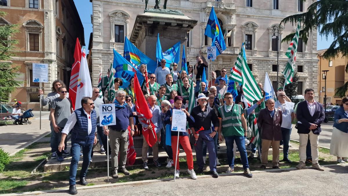 Contro la privatizzazione delle Poste sindacati in piazza a Perugia