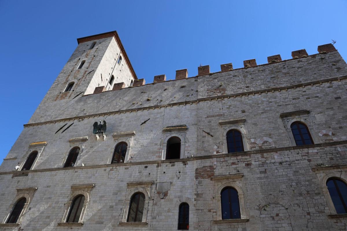 Todi si conferma centro d’arte internazionale. In arrivo la mostra dello scultore americano Mark Mennin