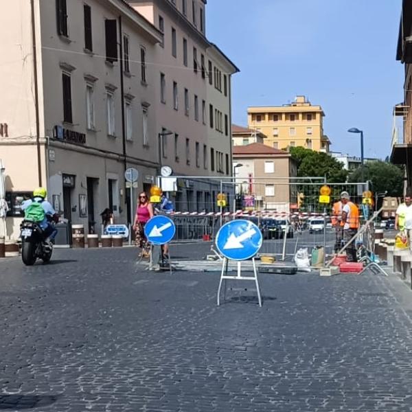 Blackout e sampietrini, cantieri sulle strade del centro storico a Terni