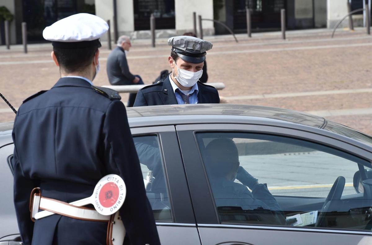 Todi, partito il servizio serale della Polizia Municipale nel centro storico: “É opportuno assicurare il rispetto del codice della strada”