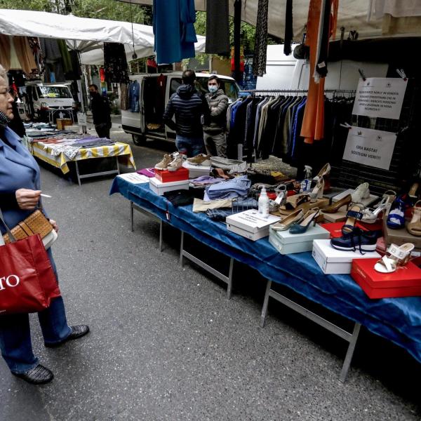 Il 14 maggio ritorna il mercato settimanale dopo le interruzioni. Il ricorso al Tar per gli stalli di sosta per idisabili in quella zona. Il 17 maggio la grande Fiera di S. Ubaldo