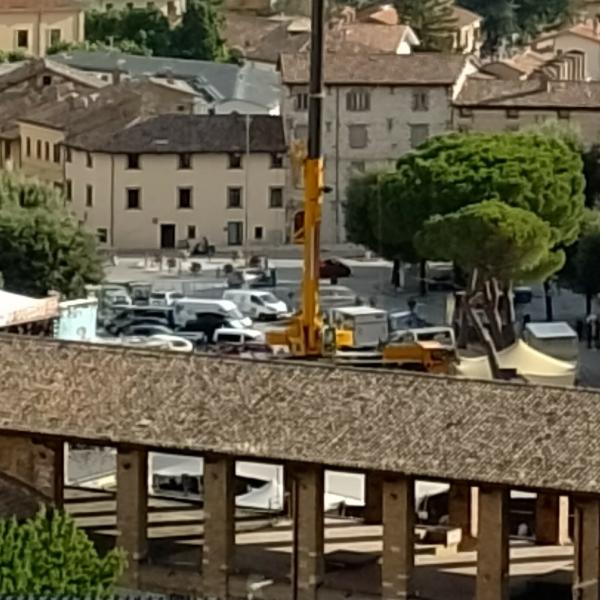 Polemiche a Gubbio su Piazza 40 Martiri. Baldinelli: un parcheggio multipiano a Santa Lucia