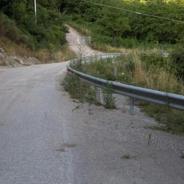 A Gubbio, nel Buranese, mancano strade, connettività telefonica e Internet. Le proteste dei residenti e l’interrogazione di Baldinelli