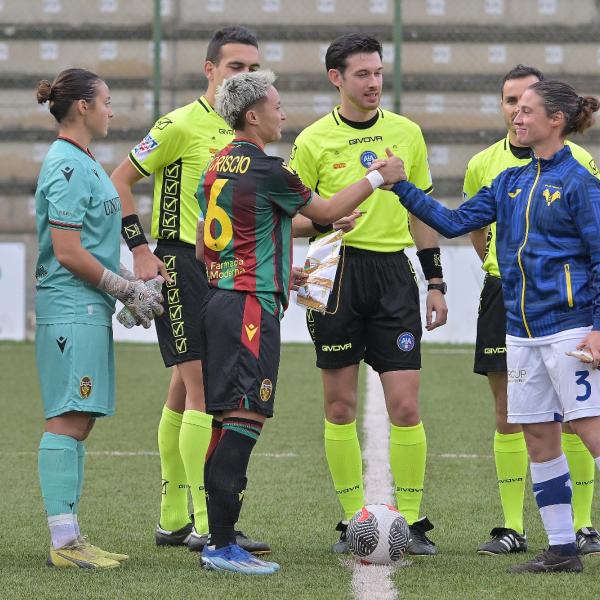 Live / Hellas Verona-Ternana Women 2-2, termina il match, le Fere non vanno oltre al pari al Sinergy Stadium, rossoverdi sotto di due gol dopo 3 minuti, la doppietta di Pirone regala un punto alle ragazze di mister Melillo