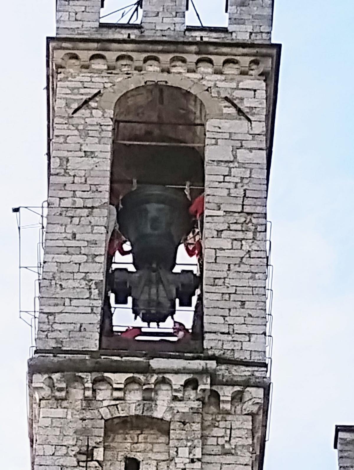 Il Campanone, cuore pulsante della Città di Gubbio, s’innalza sulla Torre Campanaria del Palazzo dei Consoli