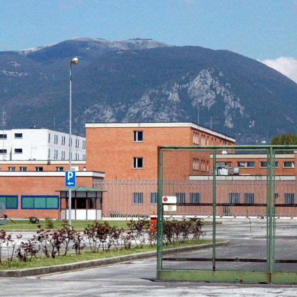 Agente aggredito in carcere a Terni, il Sappe: “Polizia penitenziaria figlia di un Dio minore”