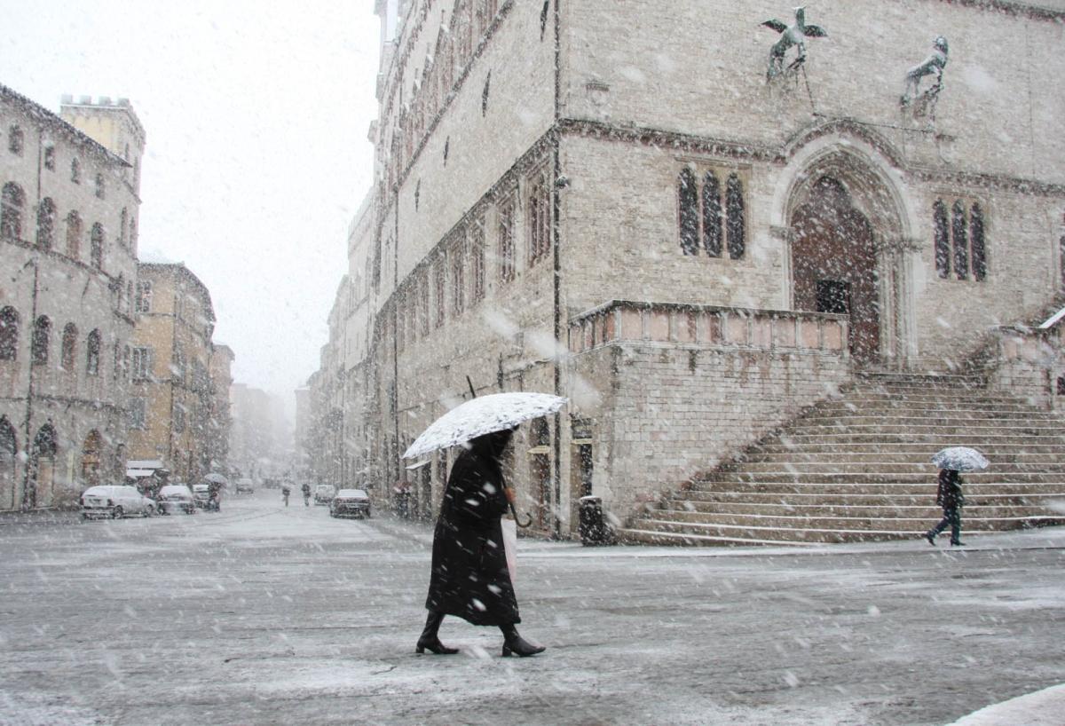 Neve su Gubbio e Gualdo Tadino: diversi disagi alla viabilità