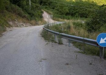 A Gubbio, nel Buranese, mancano strade, connettività telefonica e Internet. Le proteste dei residenti e l’interrogazione di Baldinelli