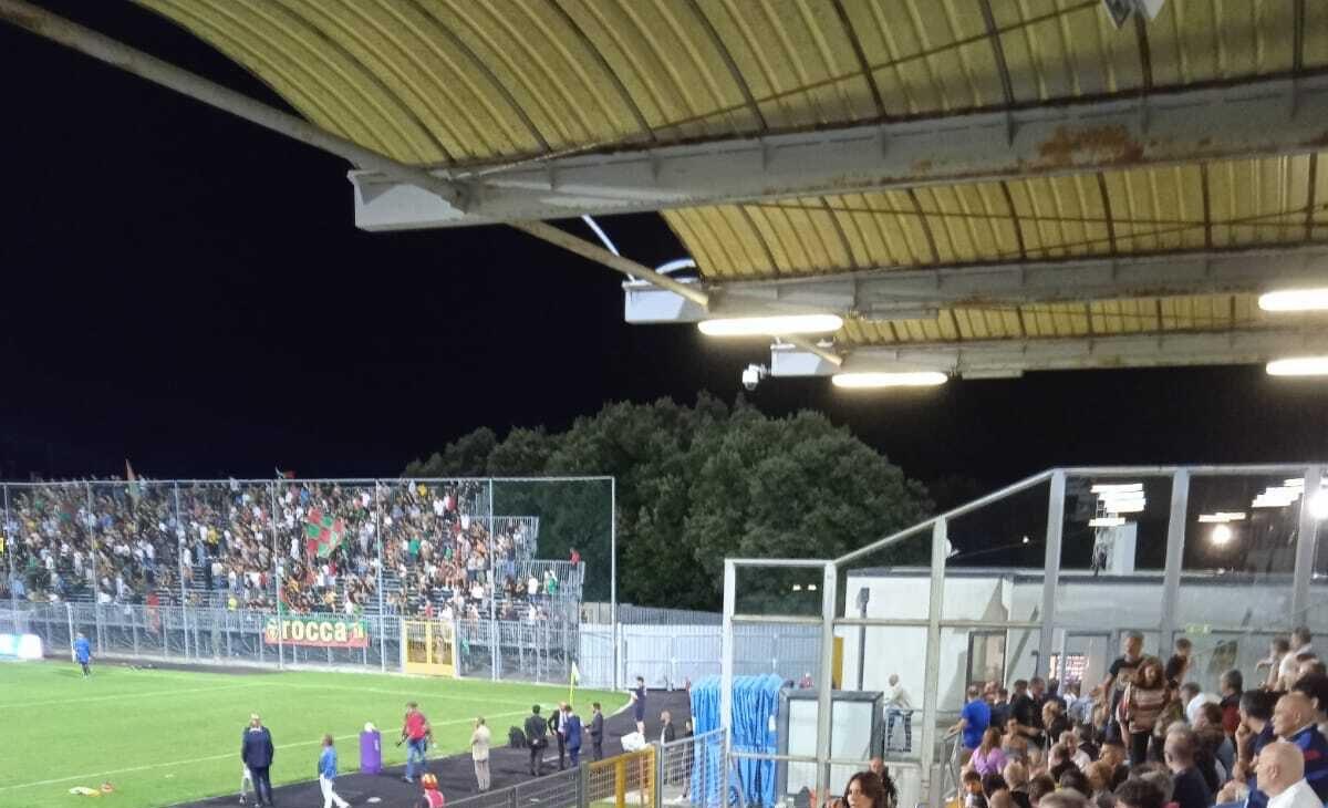 Gubbio, blackout al Barbetti: il paradosso di un derby senza emozioni