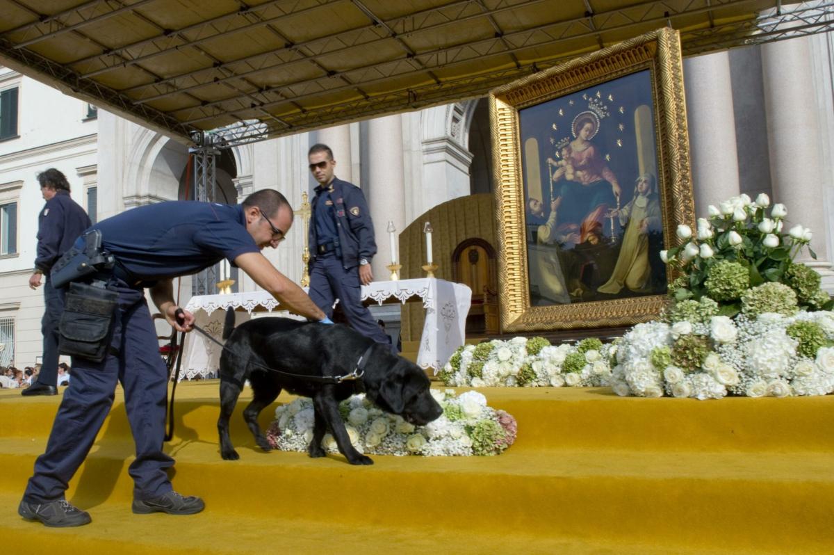 Lo premia e lo multa, l’ultima gaffe del Sindaco di Gubbio. Vittima un dirigente della Polizia di Stato