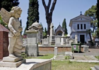 Umbria, riti satanici in un cimitero: denunciate tre persone