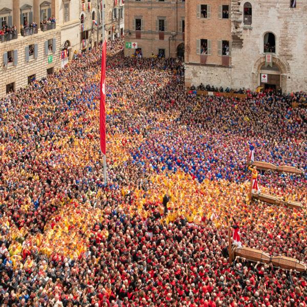 “Umbria in piazza” è la nuova guida di Repubblica sulle nostre feste tradizionali