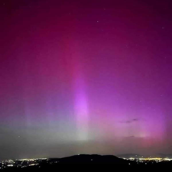 Un rarissimo fenomeno nei cieli dell’Umbria. Ieri tutti con lo sguardo all’insù per l’aurora boreale