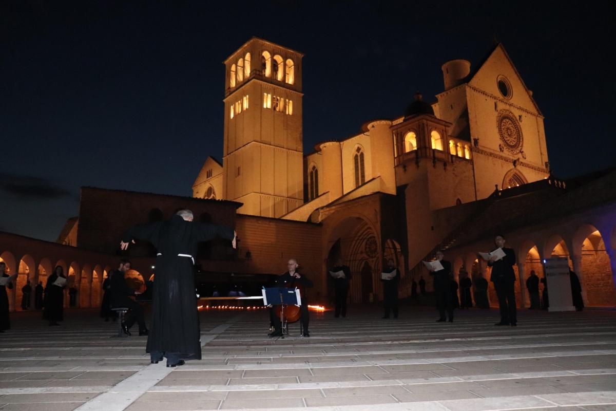 Terremoto 1997: 25 anni fa la Basilica di San Francesco di Assisi riapriva le porte, due anni dopo il devastante sisma