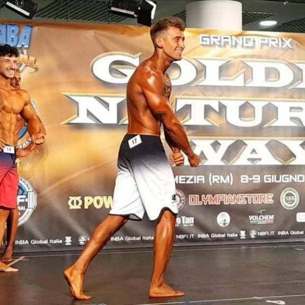 Gubbio protagonista a Pomezia: Alessandro Cambiotti brilla al Gran Premio di Bodybuilding. Conquistata la medaglia d’argento