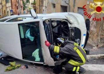 Perugia, auto sfonda il parapetto e precipita in via Enrico Dal Pozzo