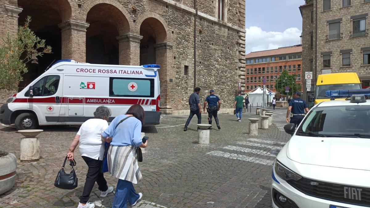 Bagarre a Palazzo Spada, malore per la presidente del consiglio comunale di Terni Francescangeli