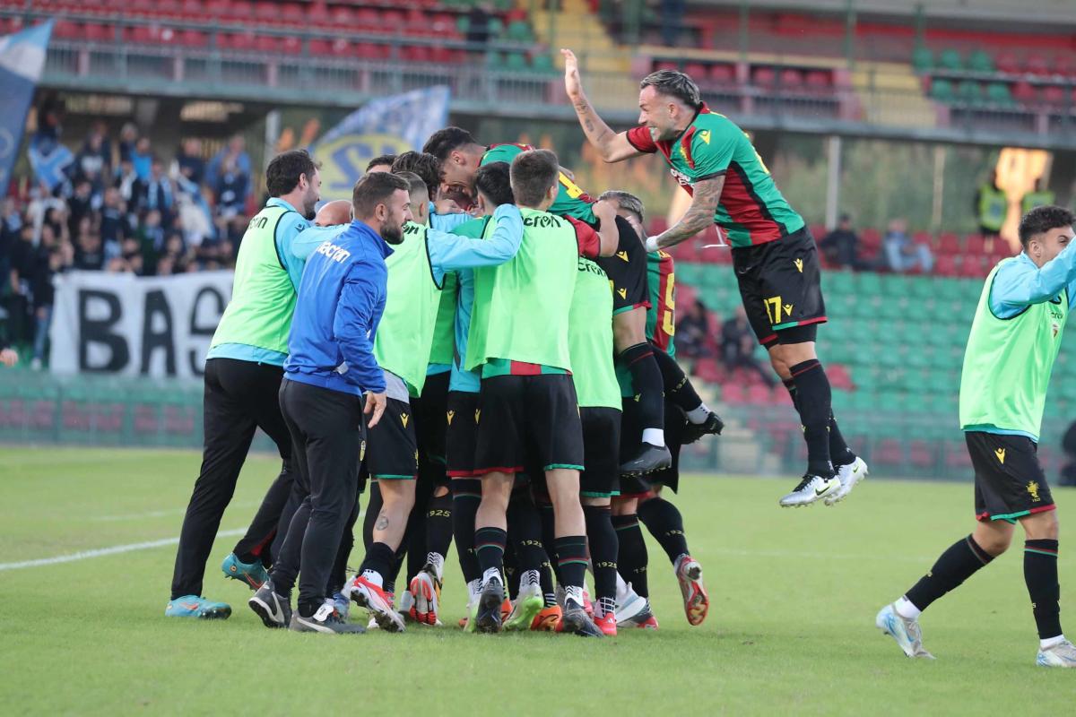 Live / Ternana-Lucchese 5-0, termina il match, prova schiacciante da parte dei ragazzi di mister Abate