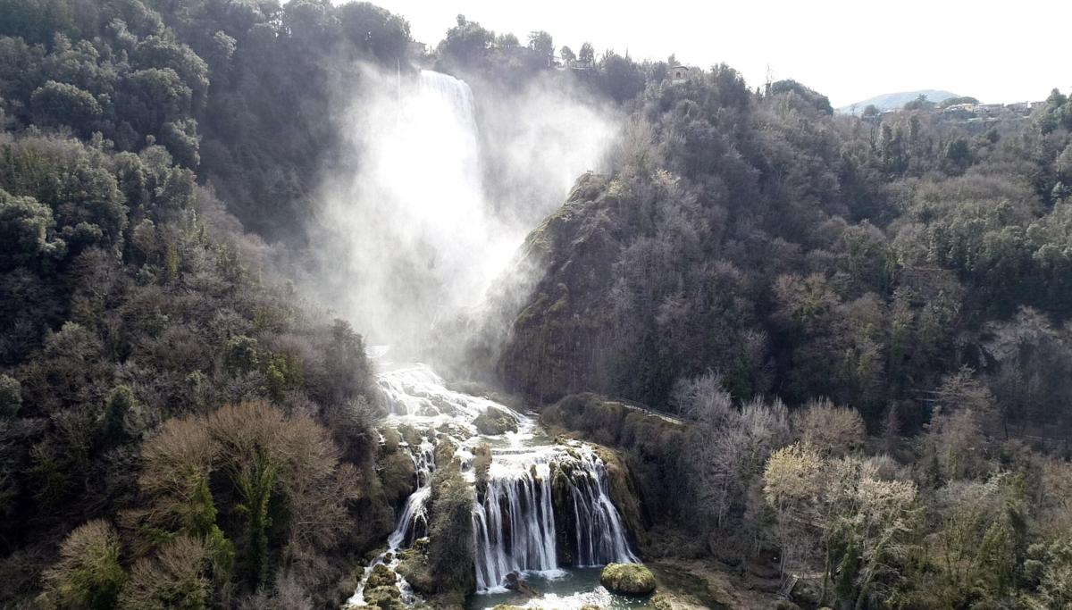 Turismo in Umbria, asse Terni-Orvieto: biglietto unico per Cascata delle Marmore e Pozzo di San Patrizio