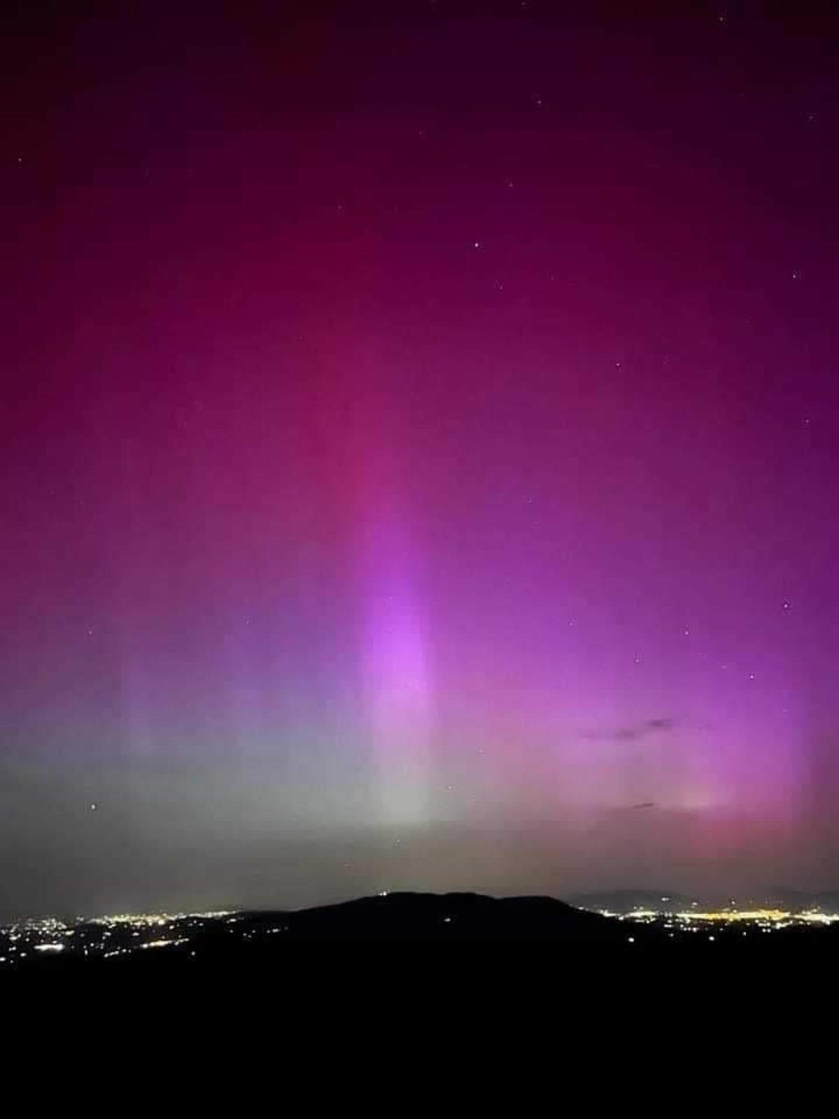 Un rarissimo fenomeno nei cieli dell’Umbria. Ieri tutti con lo sguardo all’insù per l’aurora boreale