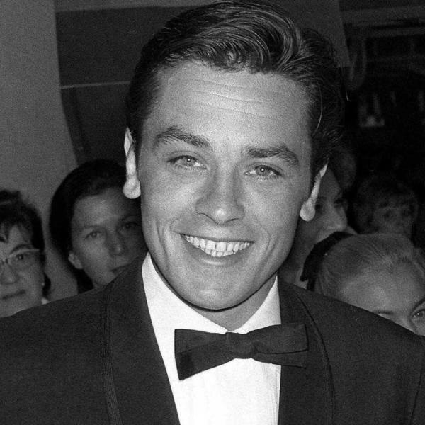 Addio a Alain Delon: il ricordo della sua presenza al Festival delle Nazioni