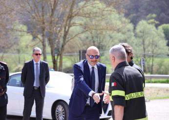 Emanuele Prisco visita il Comando dei vigili del fuoco di Perugia: “Quasi 1300 capi squadra in più in arrivo”