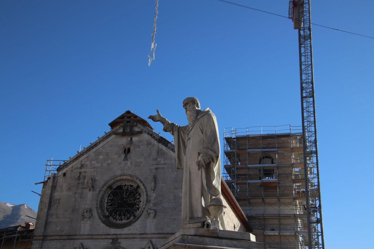 Norcia ricorda il terremoto del 2016: la cerimonia per l’ottavo anniversario e l’impegno per la ricostruzione