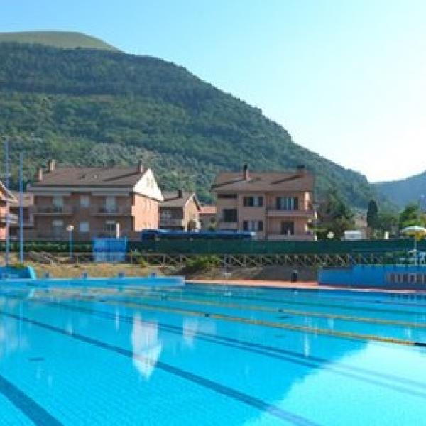 Polemiche e proteste continue sulla gestione della Piscina Comunale di Gubbio