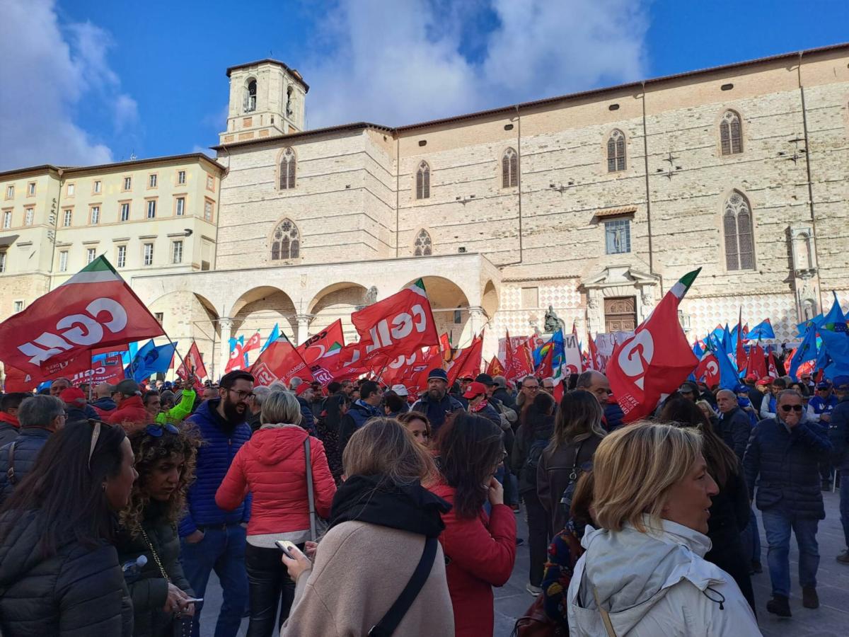 1 maggio, sindacati umbri in piazza: “Costruiamo un’Europa di pace, lavoro e giustizia sociale”. Eventi a Foligno, Perugia e Terni