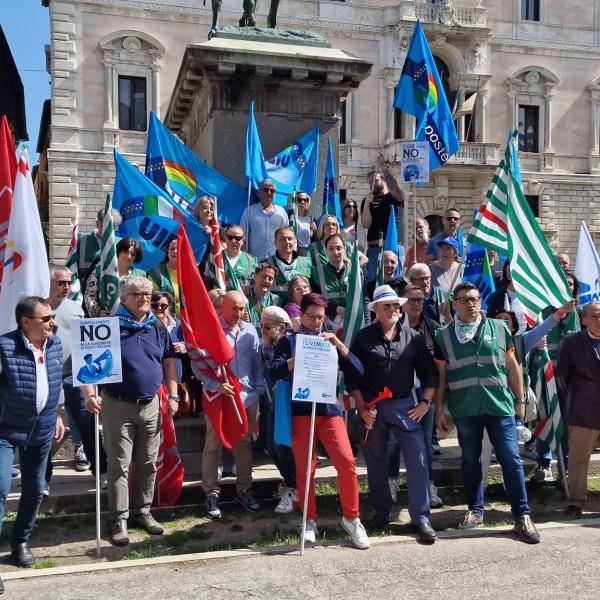 Contro la privatizzazione delle Poste sindacati in piazza a Perugia