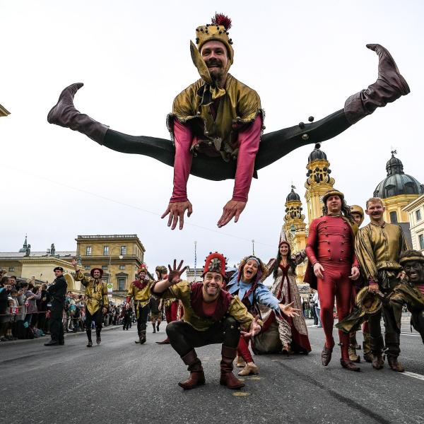 I “Giullari del Carretto” animeranno Corso Garibaldi per il Festival del Medioevo