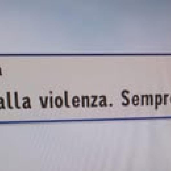 Todi, uno spazio per dire basta alla violenza contro le donne ma prima dell’inaugurazione rubano la targa