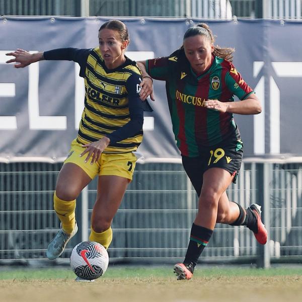 Live / Ternana Women-Parma 0-1, termina il match, le gialloblù portano a casa i tre punti, decide il match il gol di Gago nel secondo tempo