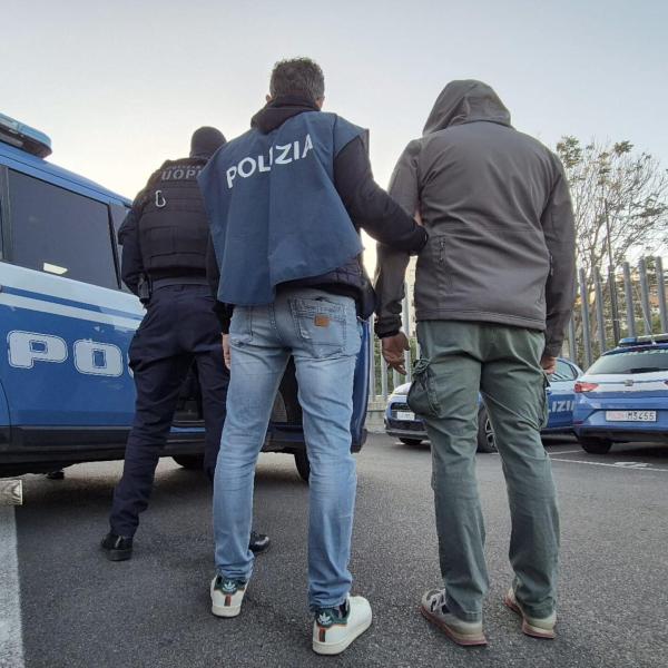 Trovati con oltre 14 kg di droga e 25 mila euro: arrestati 3 uomini a Massa Martana