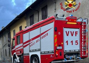 Pesante mezzo si sfrena a Via Fabiani a Gubbio, impatta contro un muro e blocca l’ingresso di un’abitazione