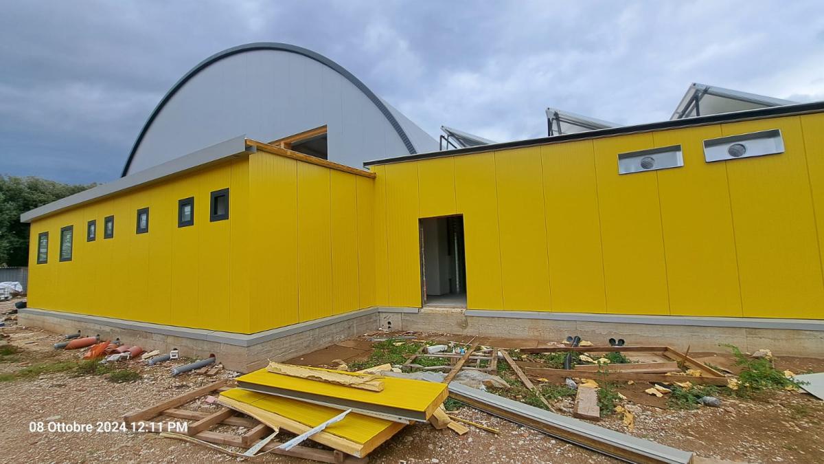 Lavori PNRR, prende forma il palazzetto di piazzale Senio a Terni. Aprono due playground