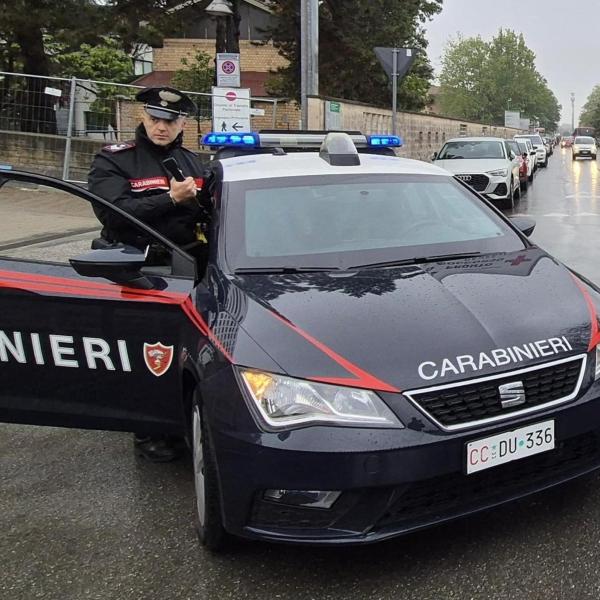 Terni, anziana in difficoltà soccorsa dai Carabinieri: un gesto di umanità e professionalità