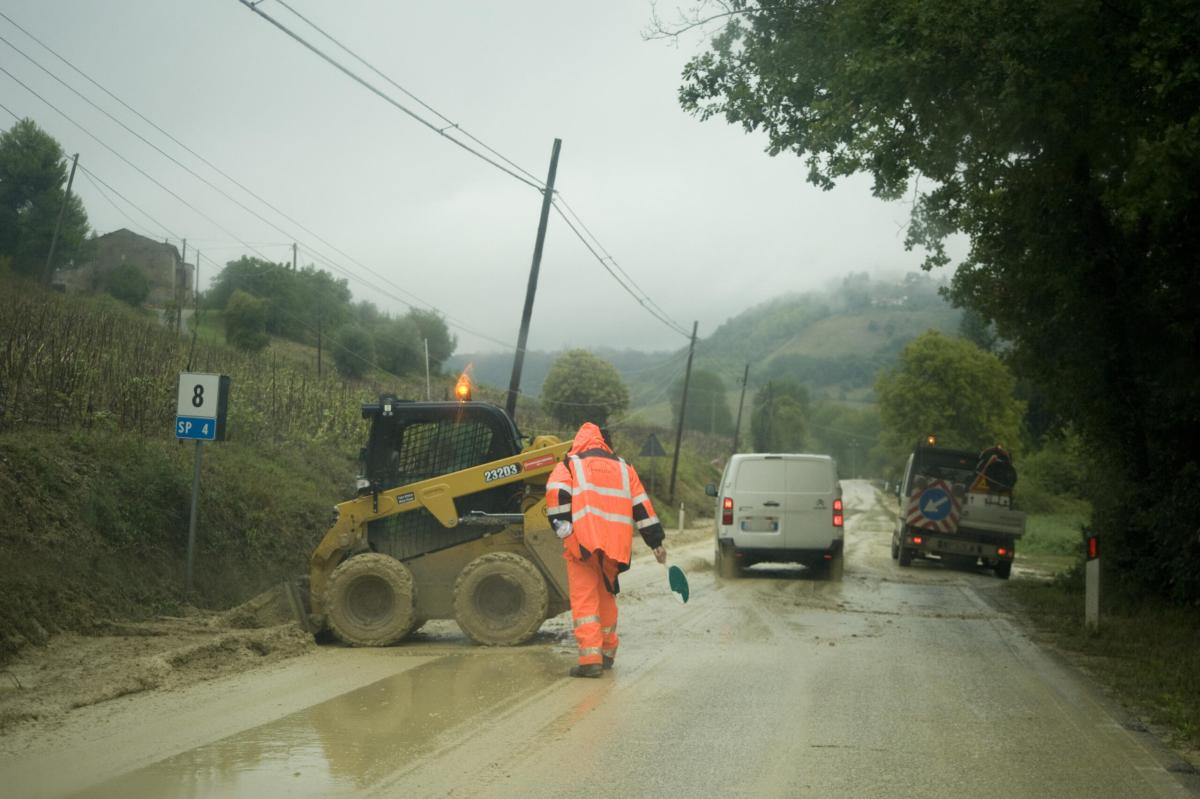 Maltempo, l’Umbria in aiuto delle Marche: attivata la colonna mobile della Protezione Civile