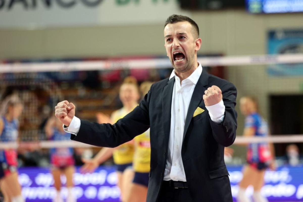 Volley, coach Santarelli torna nella sua Umbria: c’è Perugia