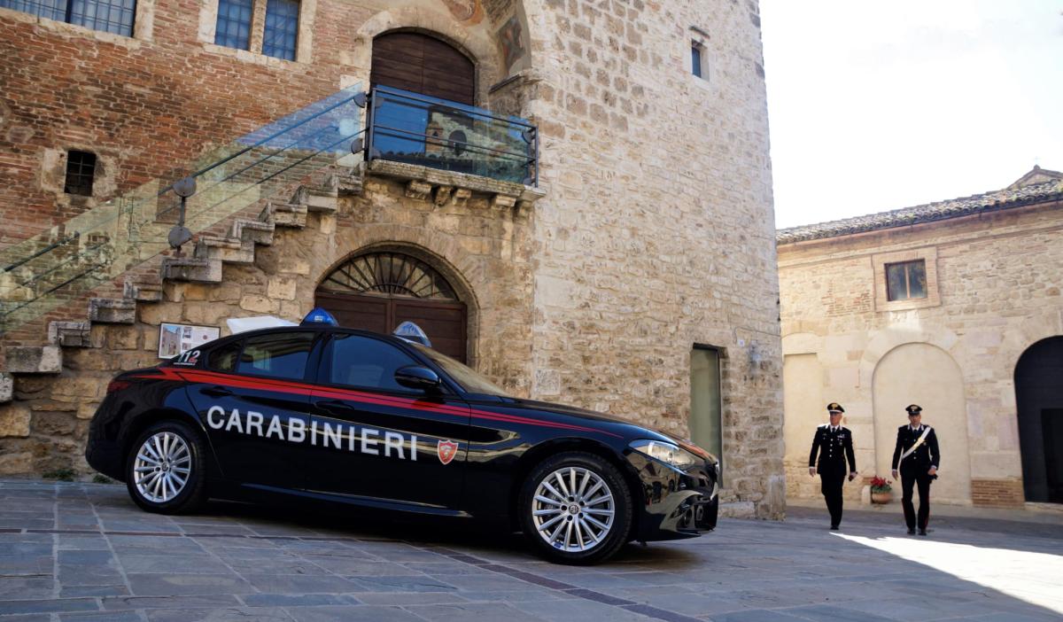 Furto a San Gemini, raggirano un’anziana e scappano con la borsa: denunciati