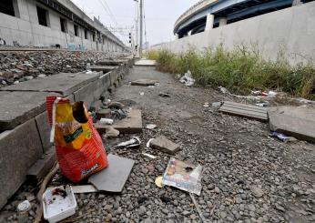 Degrado nei parcheggi di San Benedetto e San Pietro a Gubbio tra immondizia ed escrementi umani