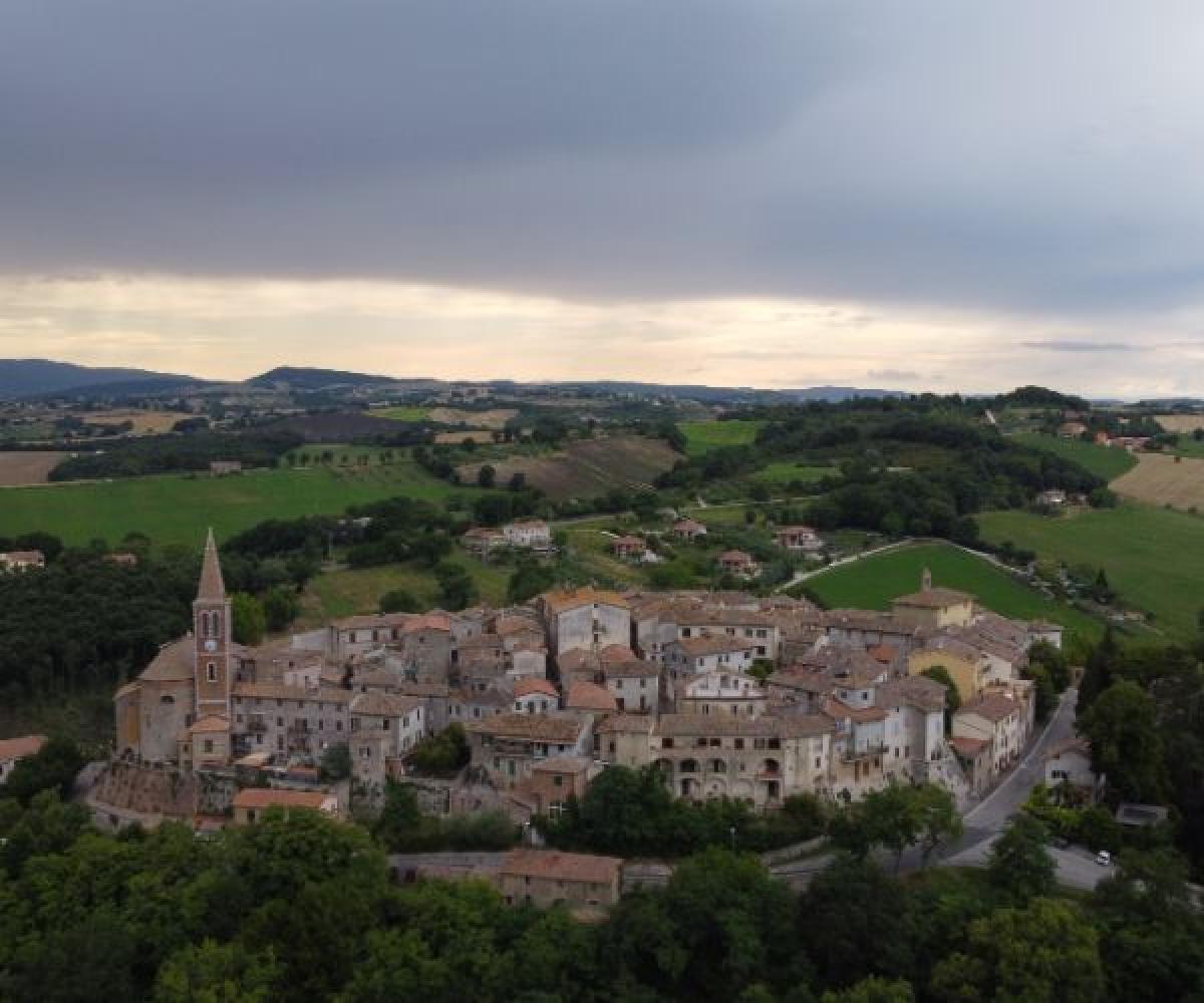 Le big bench approdano in Umbria: a Montecastrilli 85 km di ‘panchine giganti’ per rilanciare il turismo