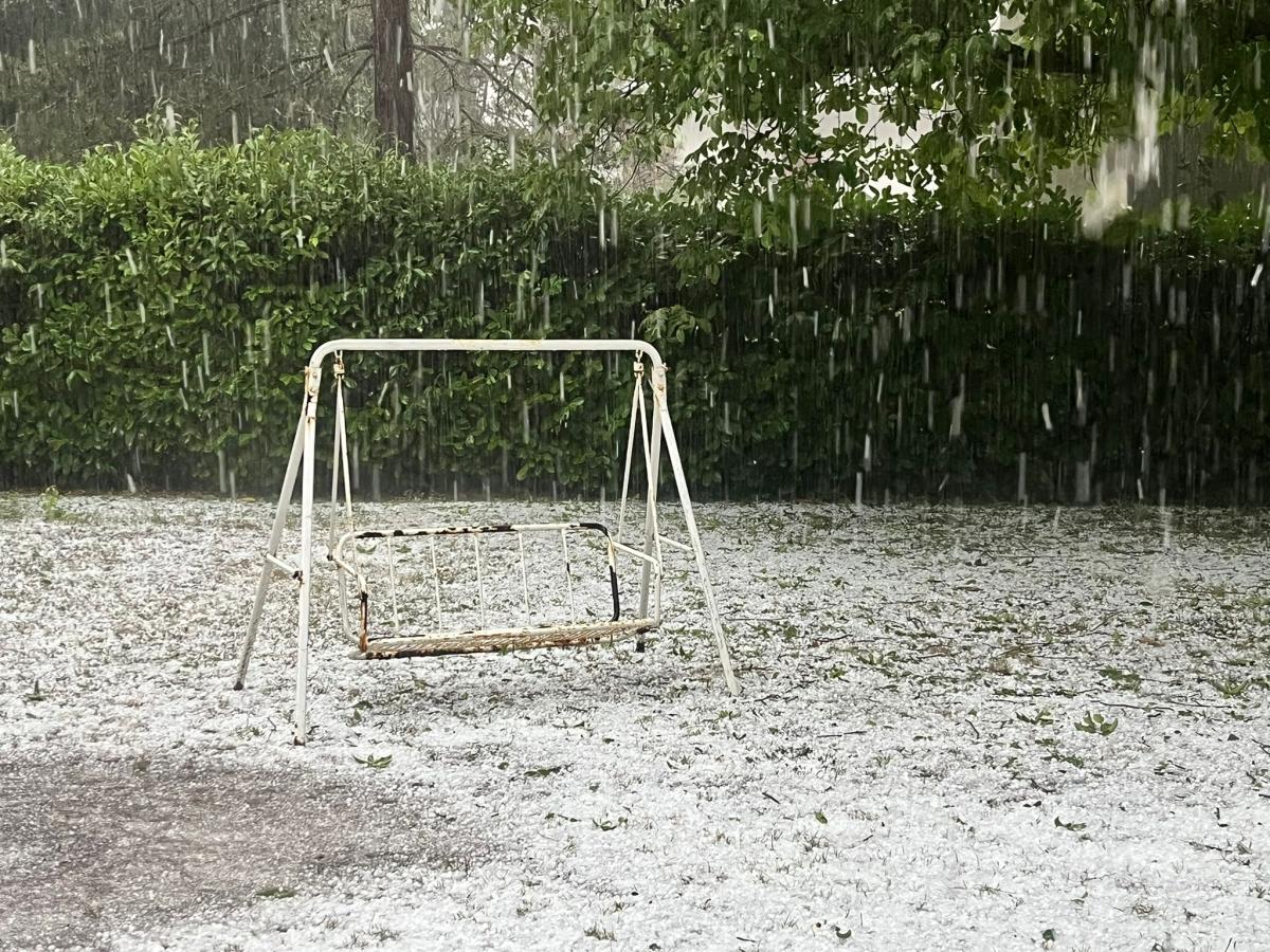 Maltempo in Umbria a cavallo di Ferragosto, bomba d’acqua a Terni, grandine ai Prati di Stroncone